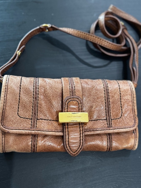 Juicy Couture Handbags - Vintage Juicy Couture Tan Brown Leather Crossbody Wallet